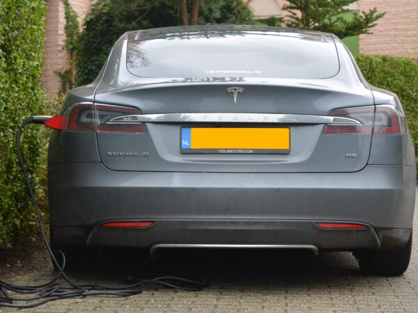 greenshift-mobility (10) Tesla Model S 85